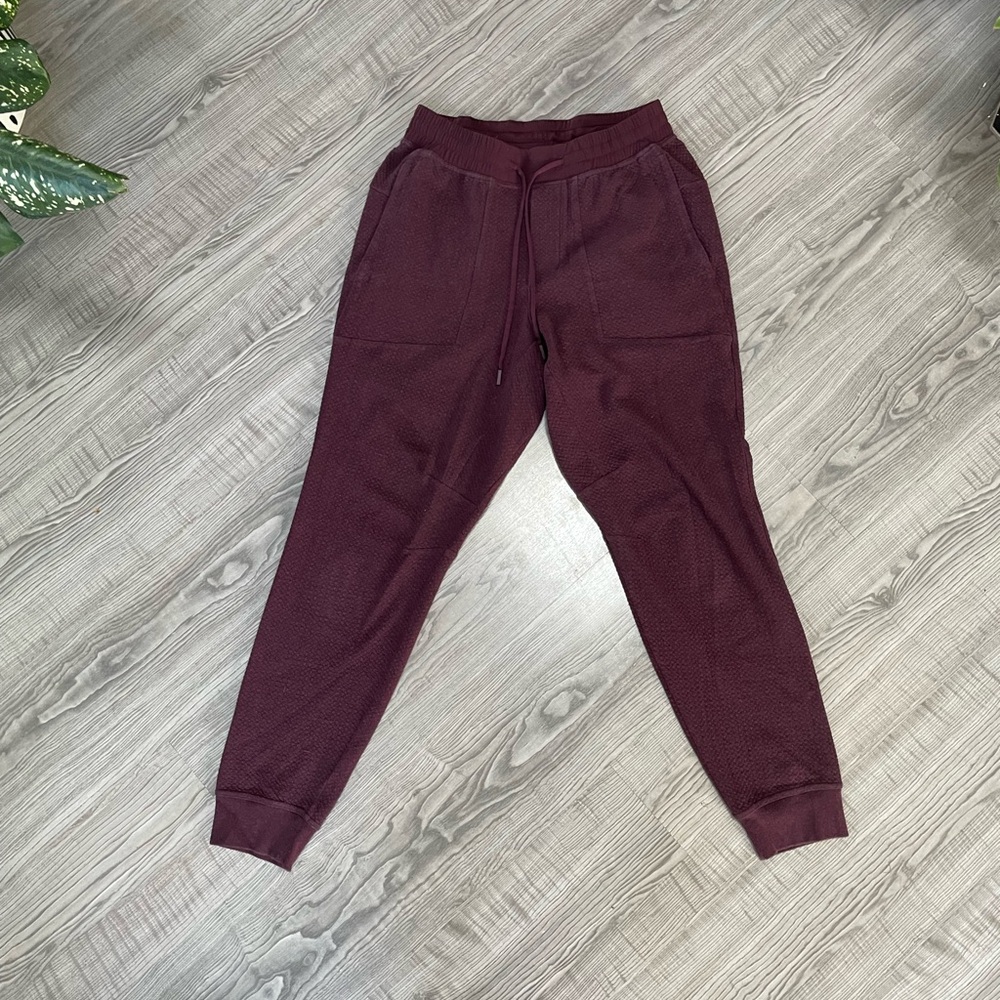 Medium women’s lulu lemon maroon sweats